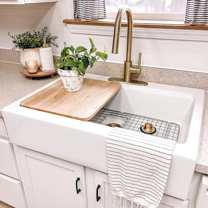 Farmhouse sink